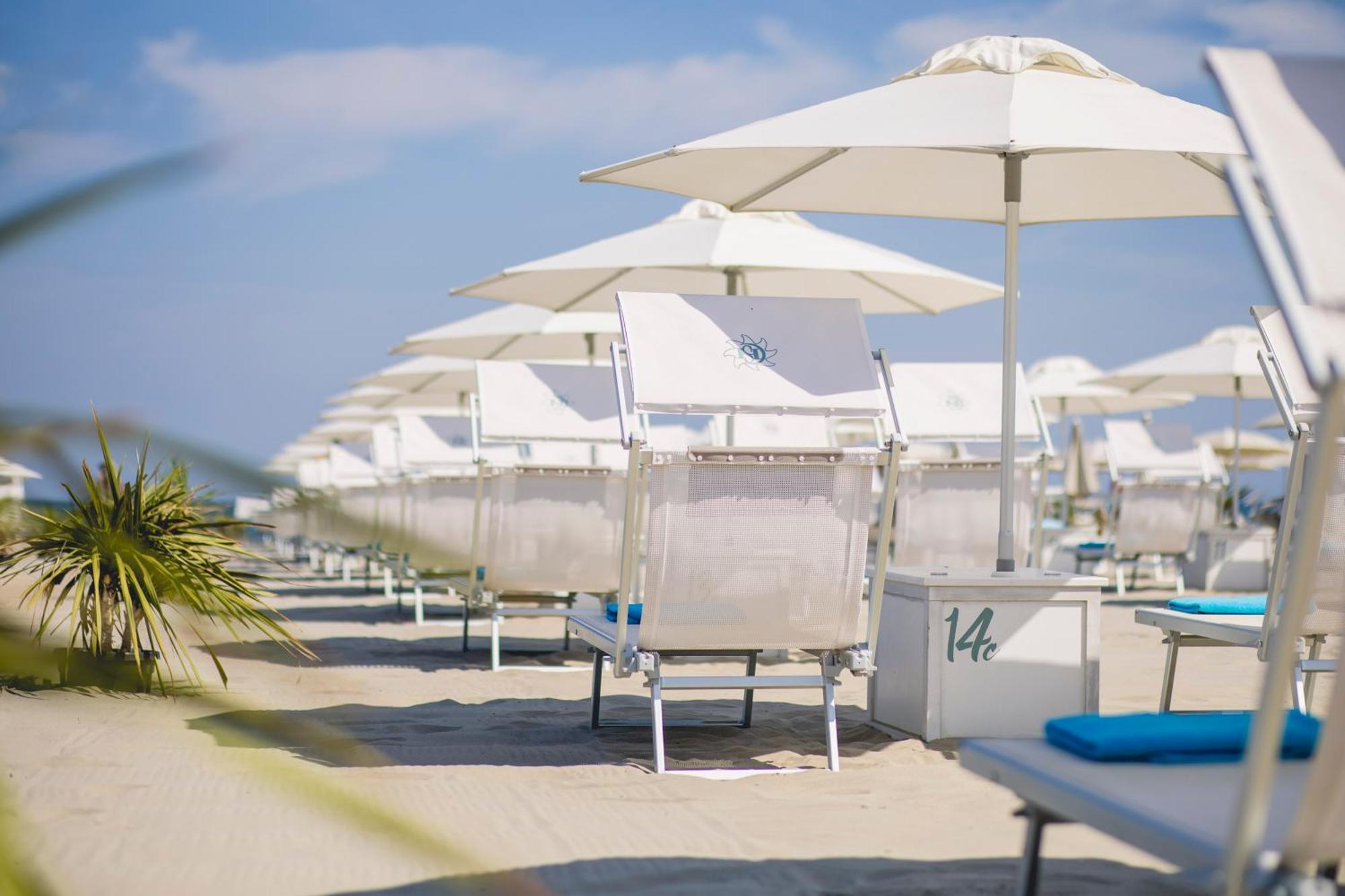 Hotel Saraceno Resort With Private Beach Milano Marittima Ngoại thất bức ảnh